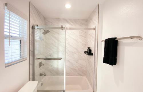 Modern 3BR Home in Mid-City - Photo 23