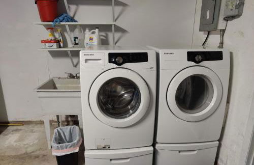 Spacious Upadated 2 King Beds Pets Welcome With Large Private and Fenced Yard Minutes to Beaches - Foto 31