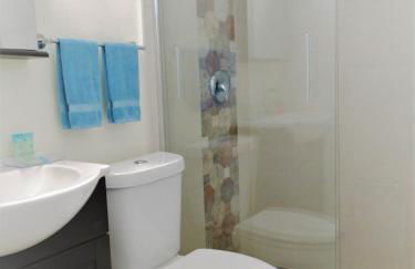 Family, Couples Retreat near Airport, Cruise Port & Beaches - Foto 16