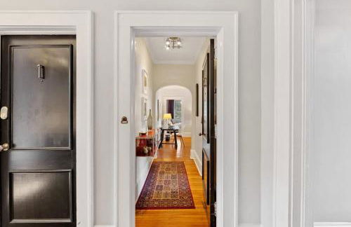 Contemporary 2BR in Myers Park with Screened Porch - Foto 29