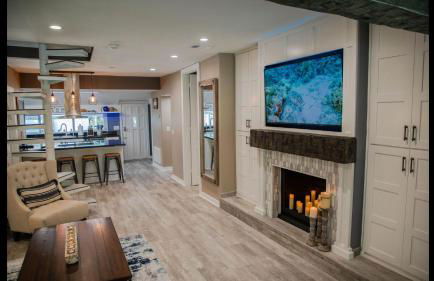 Family Home with Private Pool Yard Only 24 Mi to Disney - Foto 48