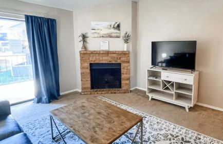 10 Min to Downtown - Pet-friendly, TV with Parking - Foto 13