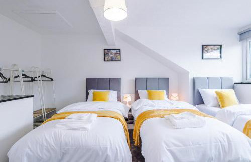 Spacious 5 bedroom house near Leeds City Centre sleeps 12 suits contractors with free parking - Foto 22