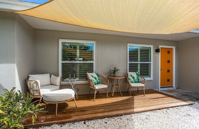 Lilac Mid-century Pool Home - Foto 14