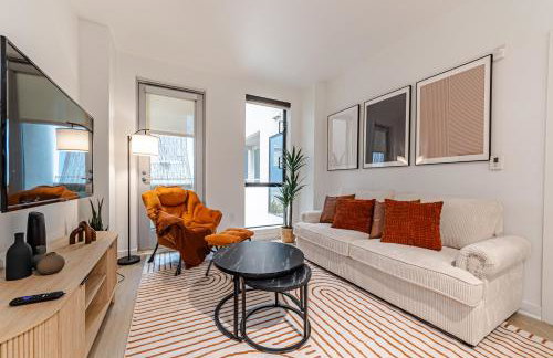 Stylish 2BDR & 2BTH - 15 mins walk to the beach! - Foto 34