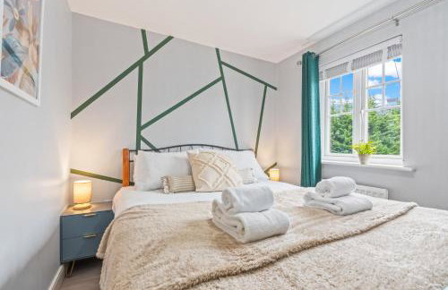 Charming House - Walking distance to Town Centre - Free Parking, Self-Check-In, Fast WiFi and Smart TV by Yoko Property - Photo 12