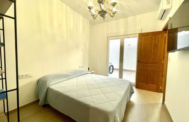 Los Angeles With 3 Bedrooms and 3 Bathrooms - Photo 16