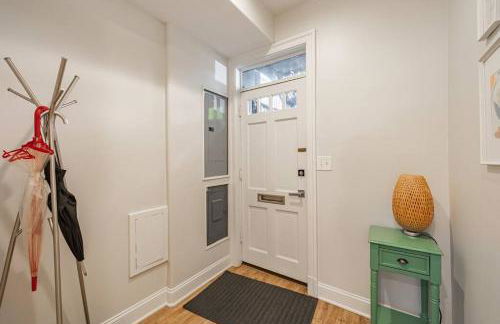 Central LUX Apartment in DC - Photo 8