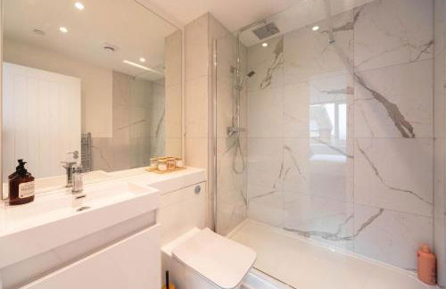 Bright 2BR Apartment at Trinity Point - Foto 17