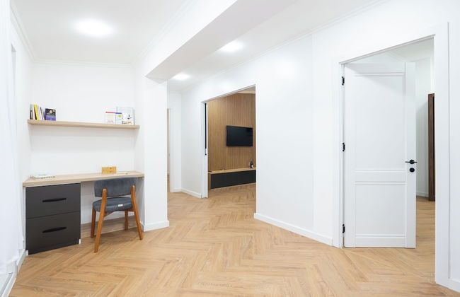 Chic & Modern 4BR Home in Old Tbilisi - Photo 9