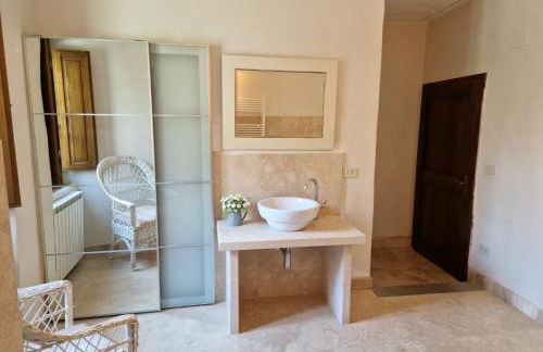 Villa Calcina, Beautiful Tuscan Farmhouse - Photo 34