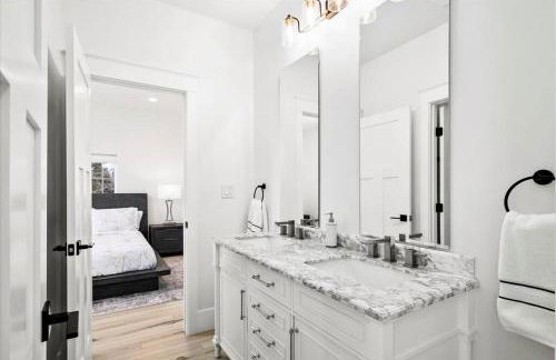 New! Pure Luxury W Private Pool/Spa & Game Center! - Foto 25