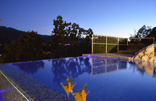 Stone House Marin - Photo 1