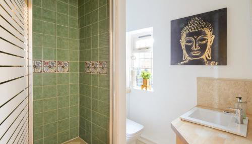 Deluxe 2 Bed Versace HotTub SkyTV - Foto 5, Shower