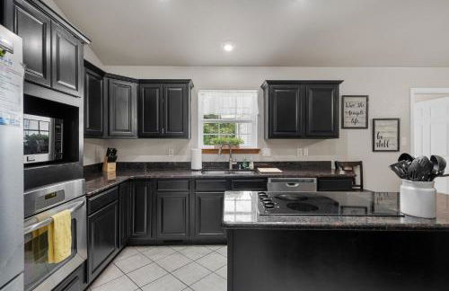 Pool, Hot Tub, Game Room & Sleeps 18! By StayLage - Foto 11