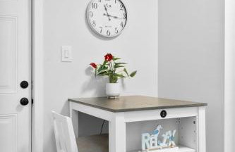 Private Downtown Bungalow Near Riverwalk & Beaches - Photo 22