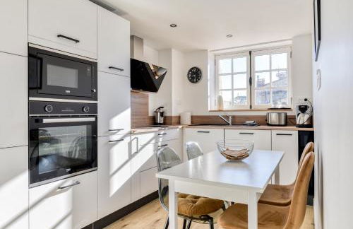 Le 11 JACUZZI avec Terrasses Clim Netflix Parking - Foto 12