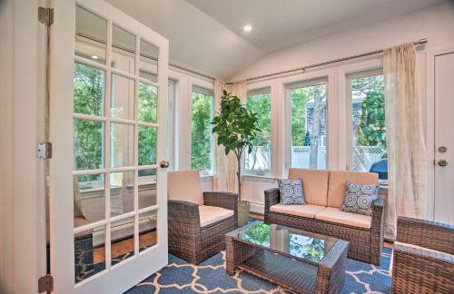 Near Beaches and Dtwn Falmouth Family Home with Deck - Foto 1