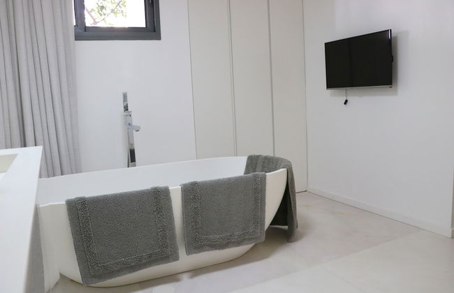 Luxurious Coastal Villa with Pool - Foto 66