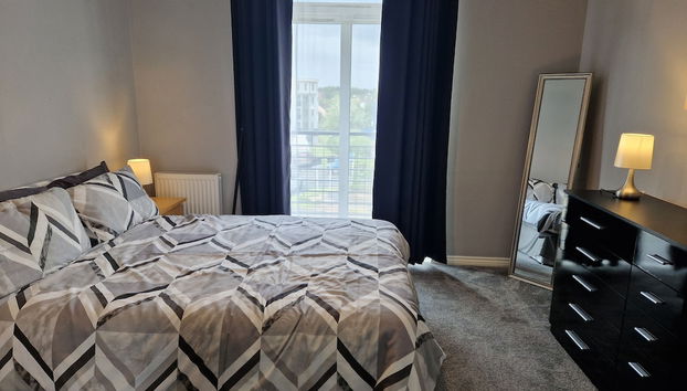 Stylish 2-bed Apartment - Sleeps 4, Parking & Wifi - Foto 4, Habitación