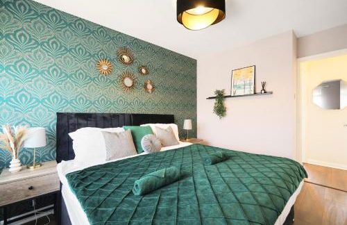 Bright 2BR Aylesbury Home, Sleeps 4, Parking, Work, Leisure, Friendly - Foto 2