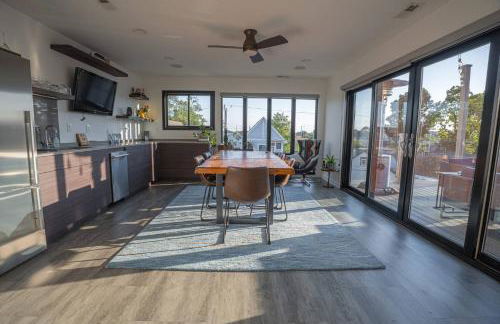 3 bed 3 bath Modern Luxury Home with Hot Tub and Rooftop Patio - Foto 28