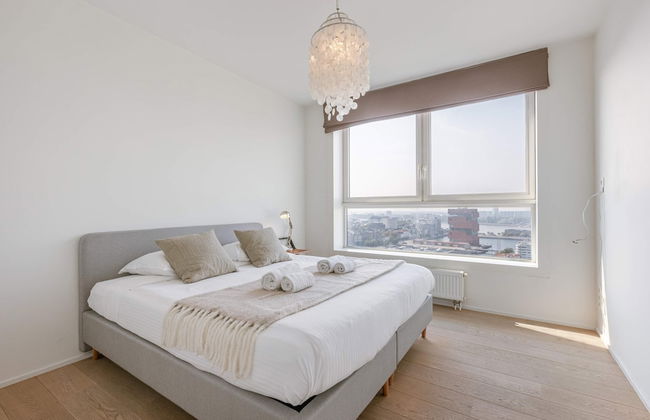 Modern Antwerp Apartment With City Views 2 Bedrooms - Photo 2