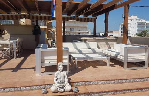 Chalet en primera línea de playa Piles - Foto 7