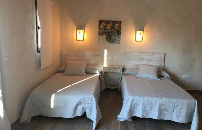 El Rancho - Photo 12