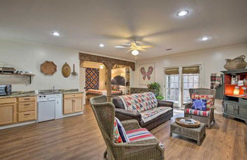 Cozy and Quiet Studio with Porch, Near Scenic Railway! - Foto 6