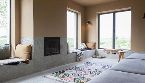 Architectural Gem On The Cornfield - Photo 5