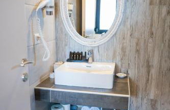 Callista Suites - Photo 30