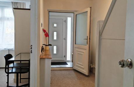 4 Bedroom 2 Bathroom House - Free parking - Foto 14