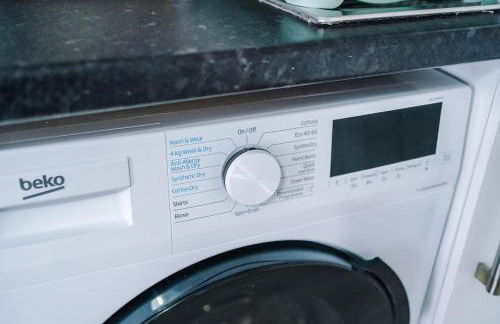 Jephsons Lodge Studio 9 - WiFi, 5 Mins Walk to Town Centre, Free Parking, Netflix, Prime & Disney - Foto 16