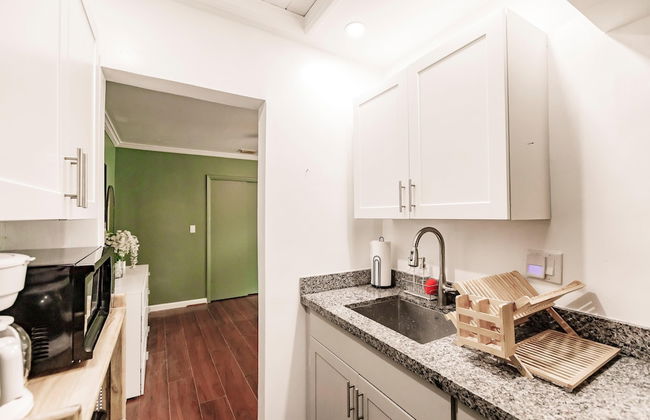 Uhost AI Quaint 1BR w Patio Kitchenette - Photo 4