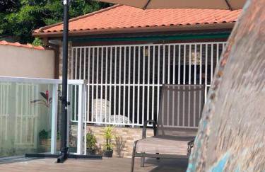 Piscina aquecida, 3 dorms ar condicionado, Cervejeira e Bilhar, a 500 metros do Mar - Foto 11