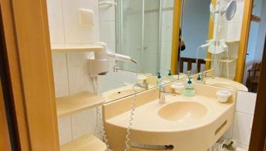 Ferienwohnung Schönblick inklusive Hallenbad, Sauna, Außenpool & Fitnessstudio, familienfreundlich ausgestattet - Foto 3