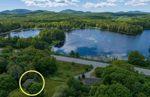 2 BR Home w/ Pondside View Backyard [Maine Escape] - Foto 6