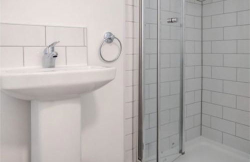 City breaks Corby Double ensuites with tv - Photo 8