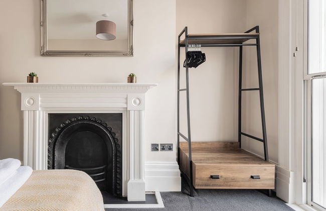 Stunning 2 Bed in Centre of Cheltenham - Photo 8