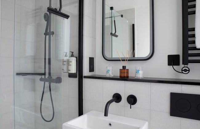 Bob W Tower Hill Studios - Photo 26