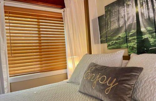 Exposed Beam 3BR Modern Mountain Retreat - Foto 16