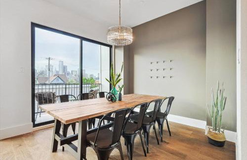 Best of The Cedars - Dallas Views Rooftop Luxury - Photo 10