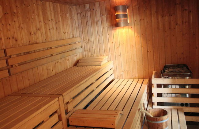 Winenne Home With Hot Tub - Photo 20