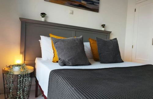 The Lemon Tree by the Sea - Photo 17