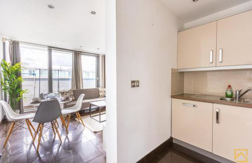 Luxury 2-bed In central MK By Valore Property Services - Photo 16