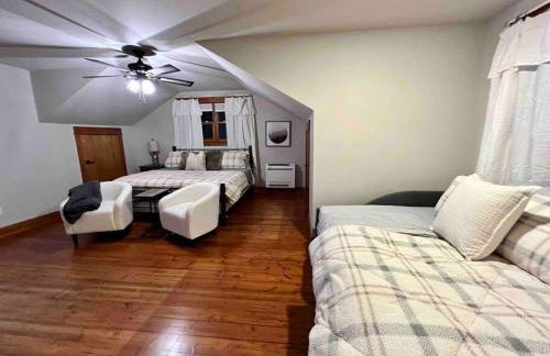 Golden Acres Ranch Hot Tub+Gameroom+Creek & wifi - Foto 76