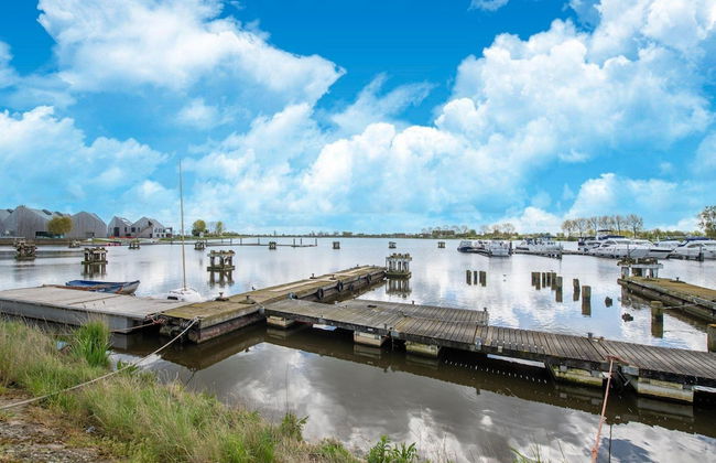 Holiday Home Near Marina With Pool - Photo 23