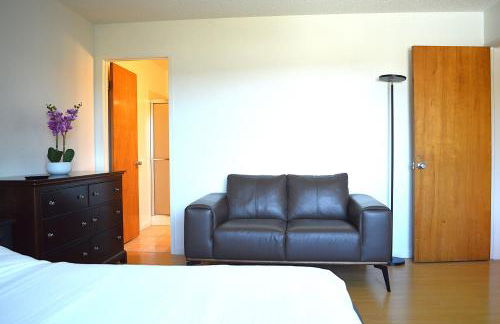 Modern 3 Bedroom Suite with AC for Family and Work group - Photo 5