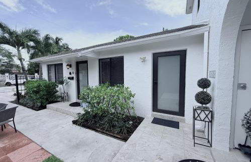 Stylish Stay Close to UM City Vibes - Photo 4